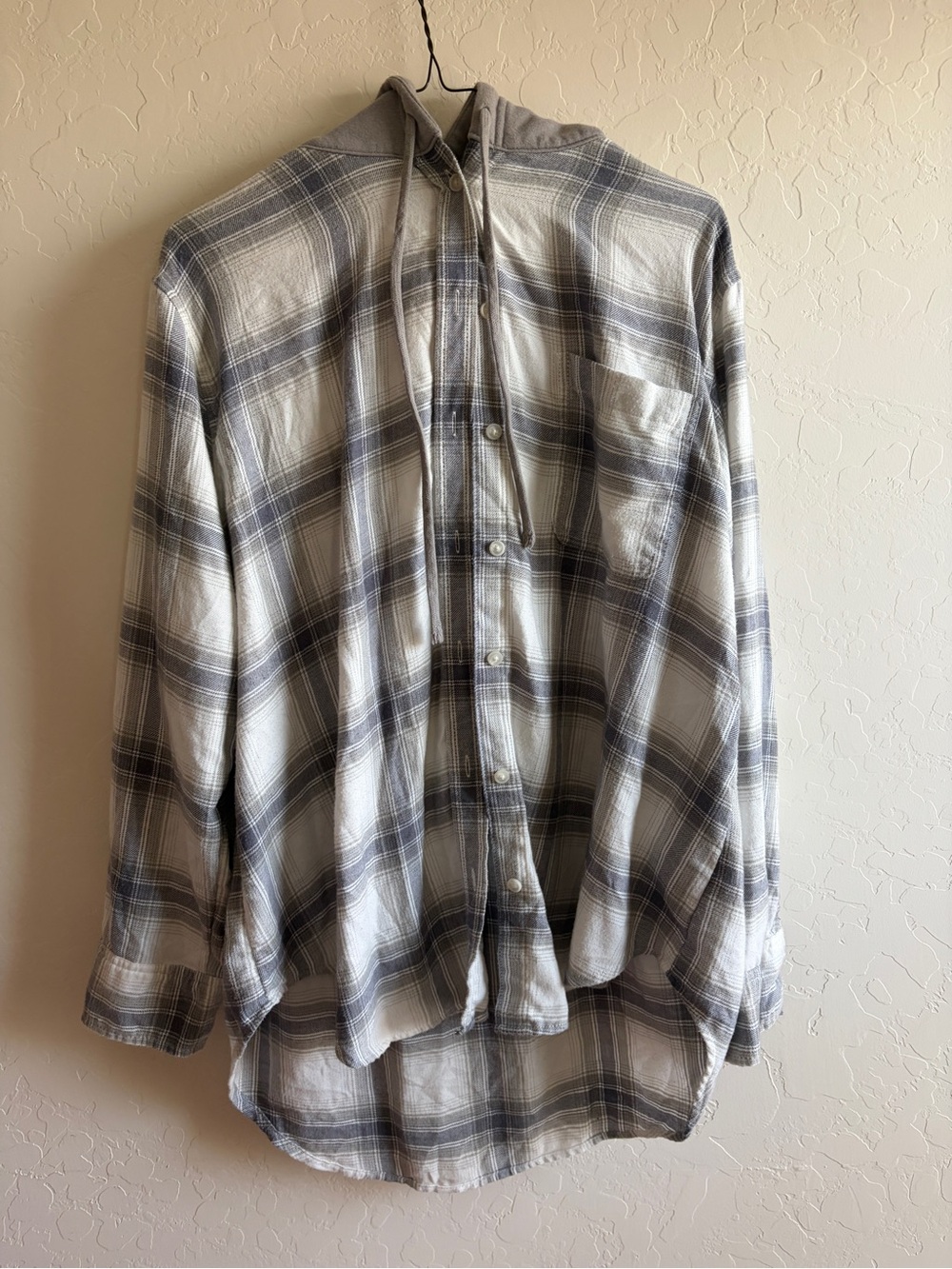 American Eagle Outfitters Gray & White Plaid Hooded Button-Down
